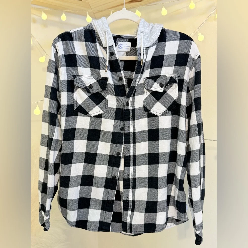 🌾 Hurley 100% Cotton Black and White Plaid Button-Up‎ Shirt with Hoodie